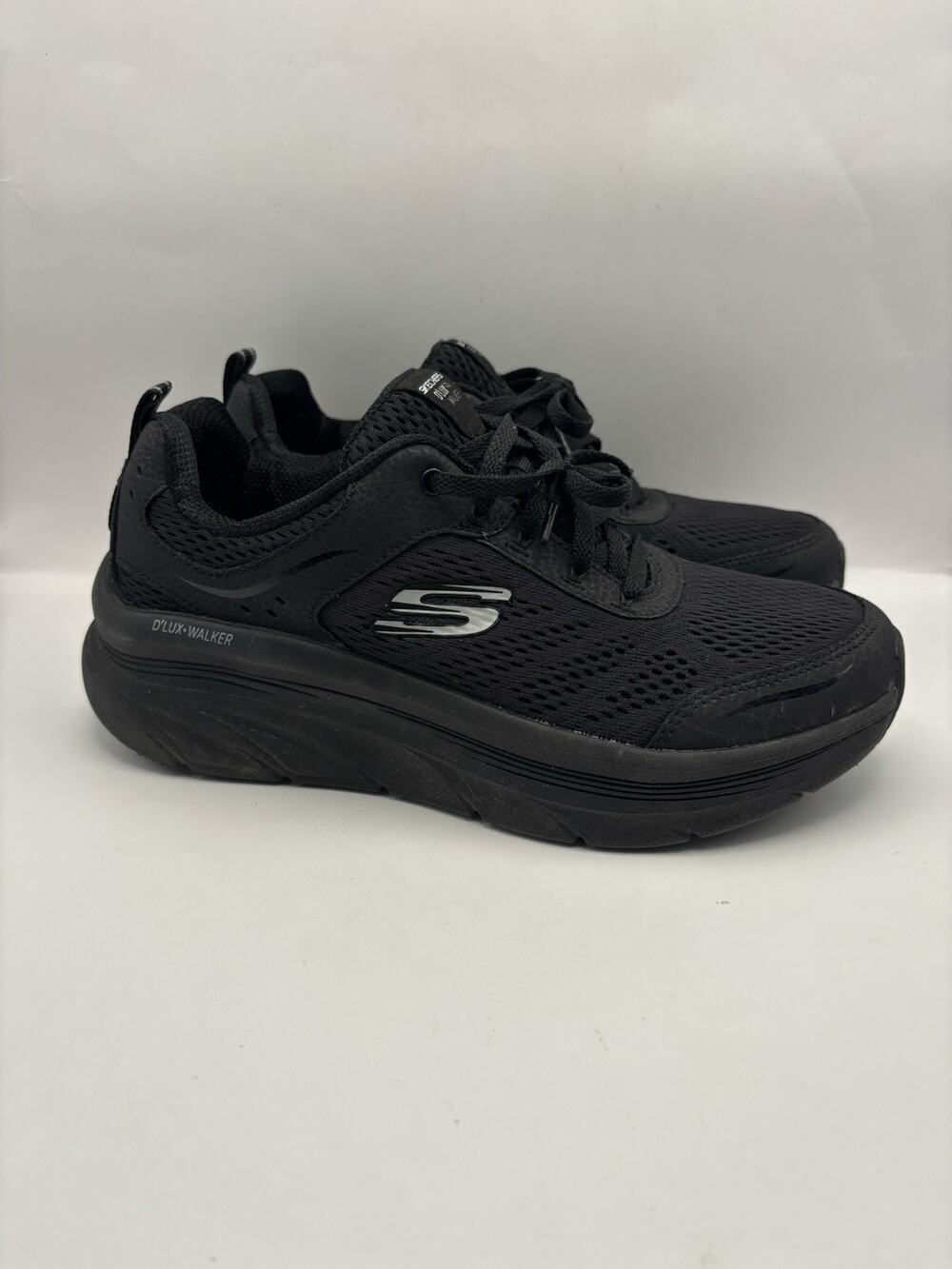 Skechers D’Lux Walker Infinite Motion Black Sneakers Women Size 9